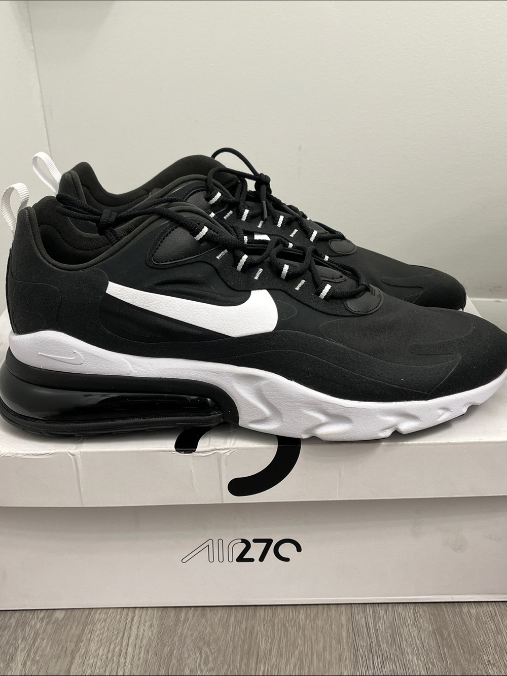 Nike Air Max 270 React men’s sneakers size 13 black / white new